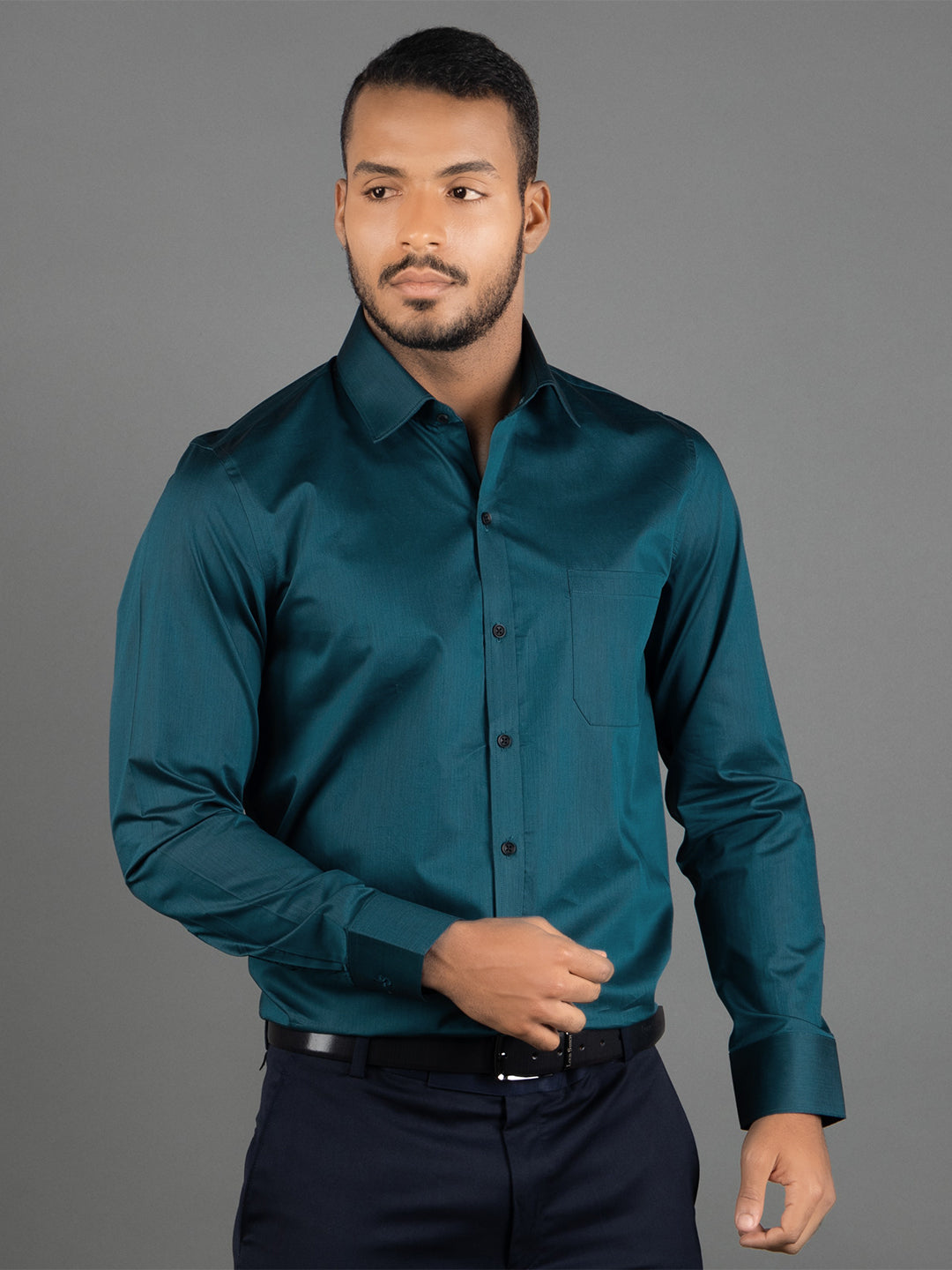 Men's Regular Fit Solid Green Formal Shirt