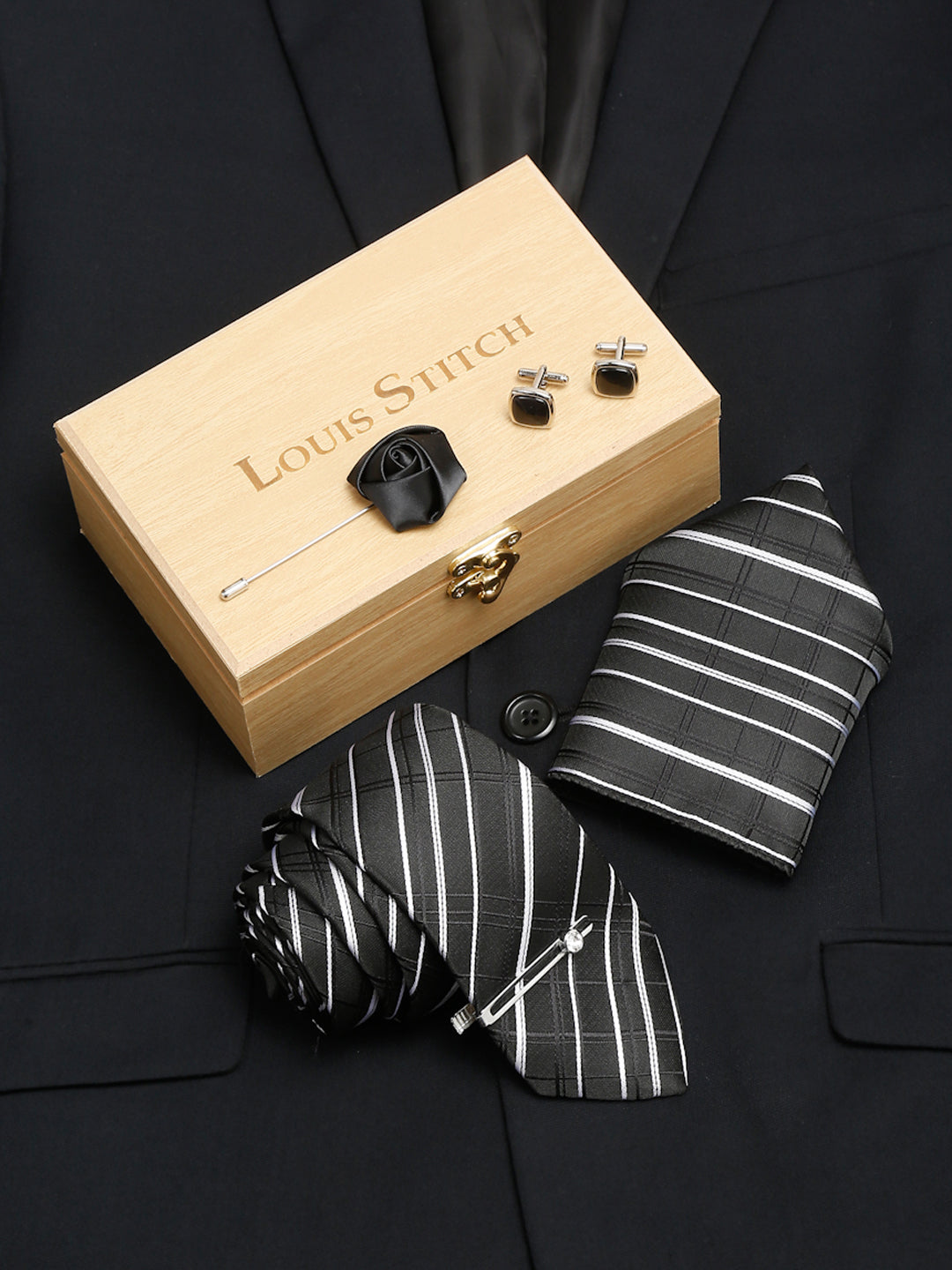 Checkered Black and White Italian Silk Necktie Set Pocket Square Chrome Tiepin cufflinks and Brooch