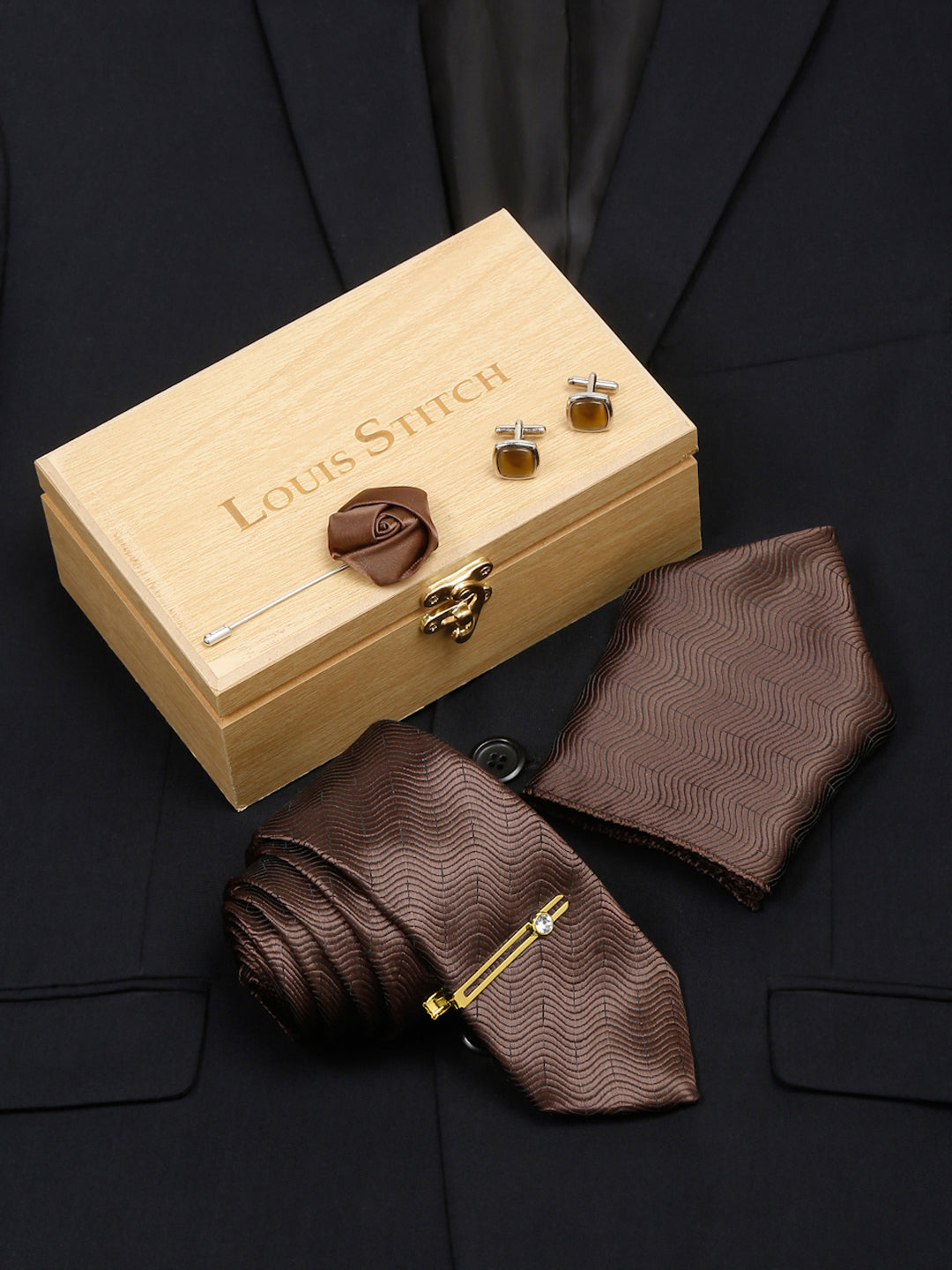 Van Dyke Brown Italian Silk Necktie Set Pocket Square Golden Tiepin cufflinks and Brooch