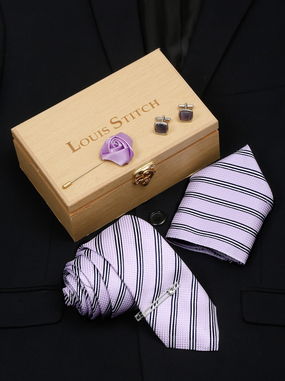 Lavender Italian Silk Necktie Set Pocket Square Chrome Tiepin cufflinks and Brooch